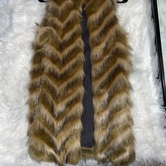 Express Jackets & Blazers - Express Faux Fur Vest, Size XS